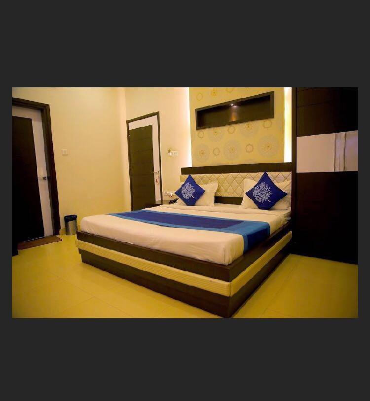 Hotel Rivera Palace Varanasi Ngoại thất bức ảnh
