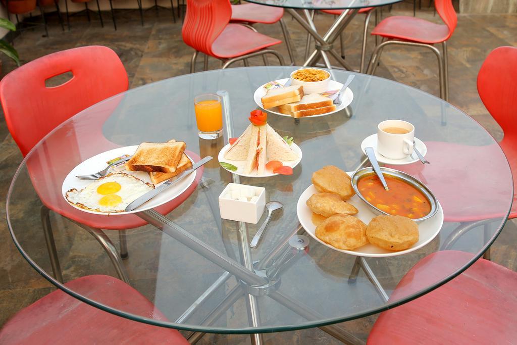 Hotel Rivera Palace Varanasi Ngoại thất bức ảnh