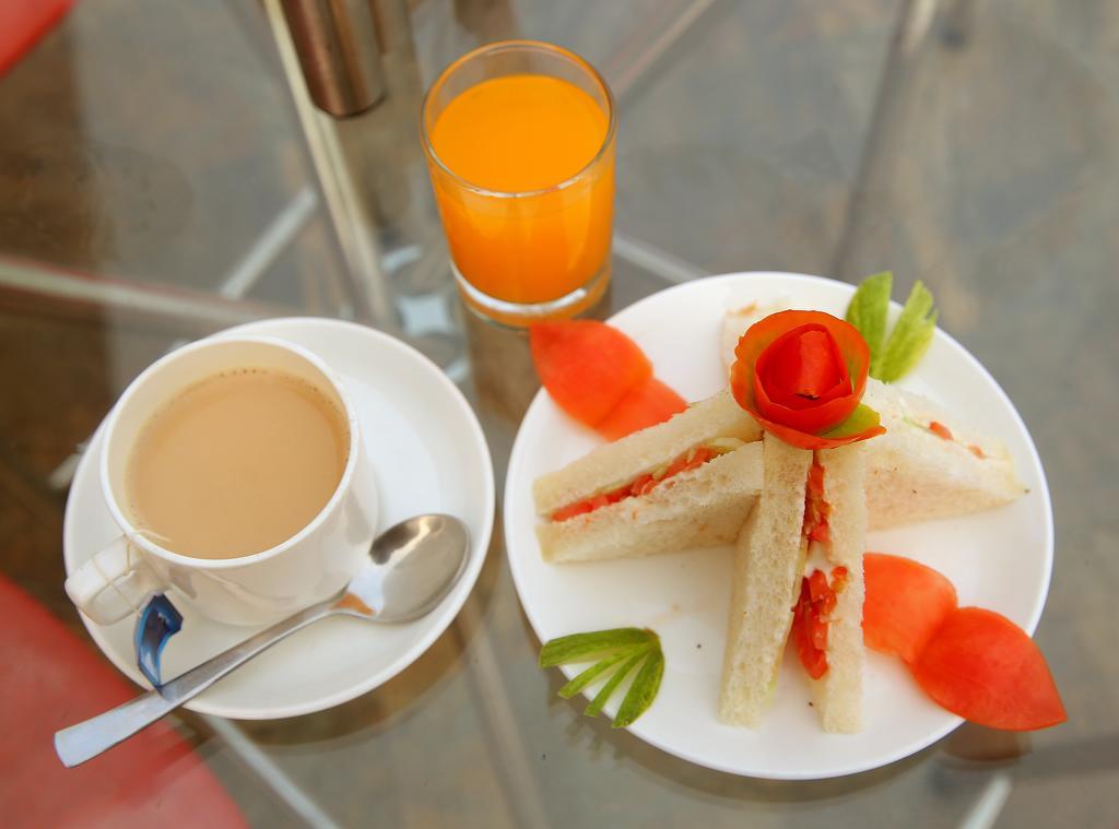 Hotel Rivera Palace Varanasi Ngoại thất bức ảnh