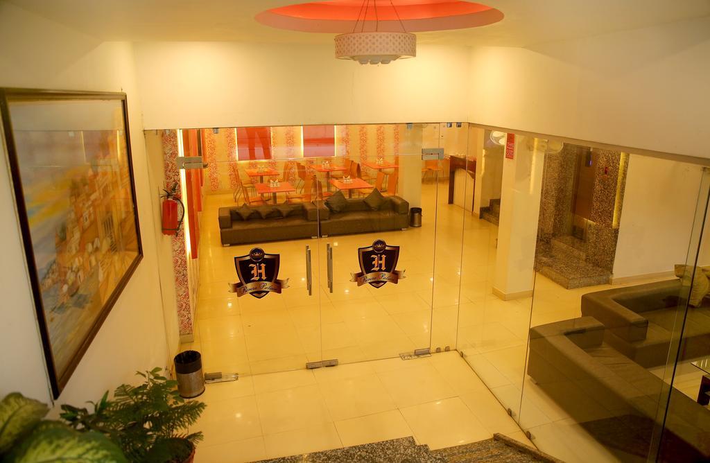 Hotel Rivera Palace Varanasi Ngoại thất bức ảnh