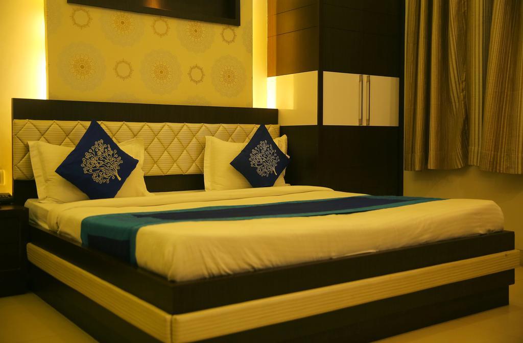 Hotel Rivera Palace Varanasi Ngoại thất bức ảnh