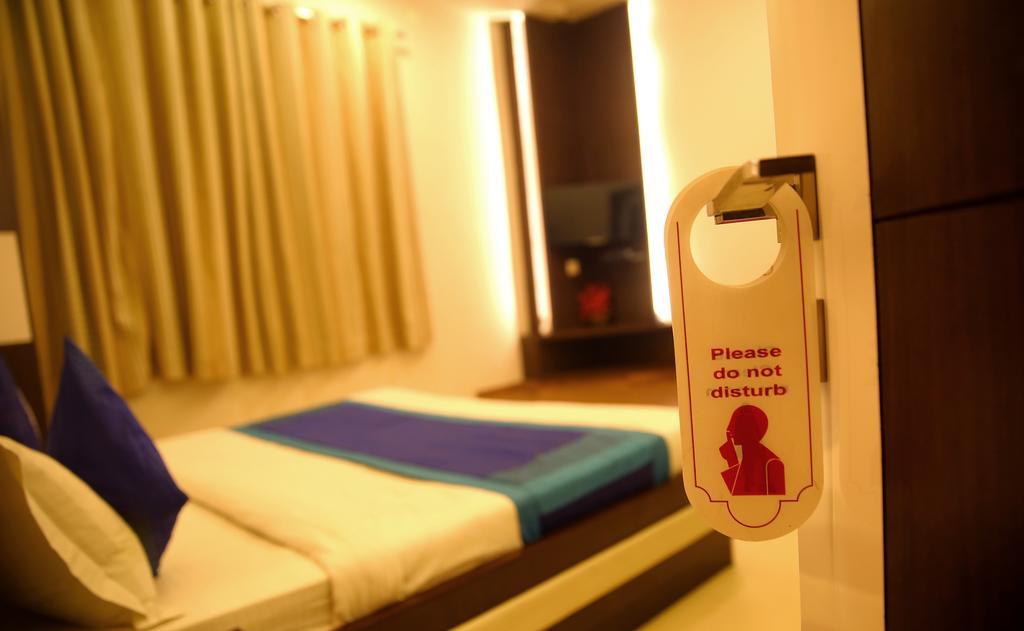 Hotel Rivera Palace Varanasi Ngoại thất bức ảnh