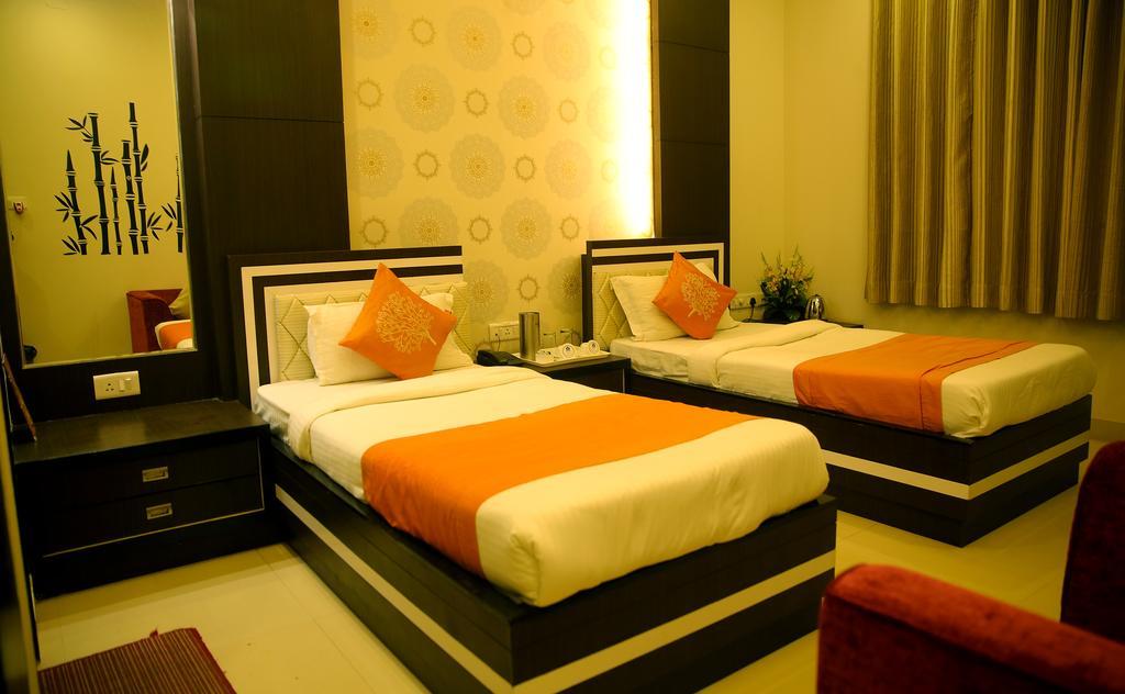 Hotel Rivera Palace Varanasi Ngoại thất bức ảnh