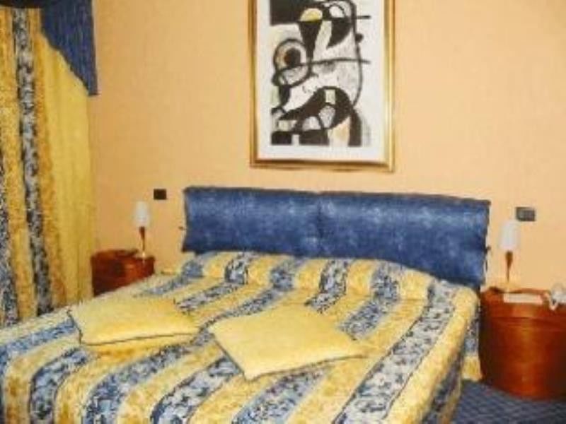 Hotel Rivera Palace Varanasi Ngoại thất bức ảnh