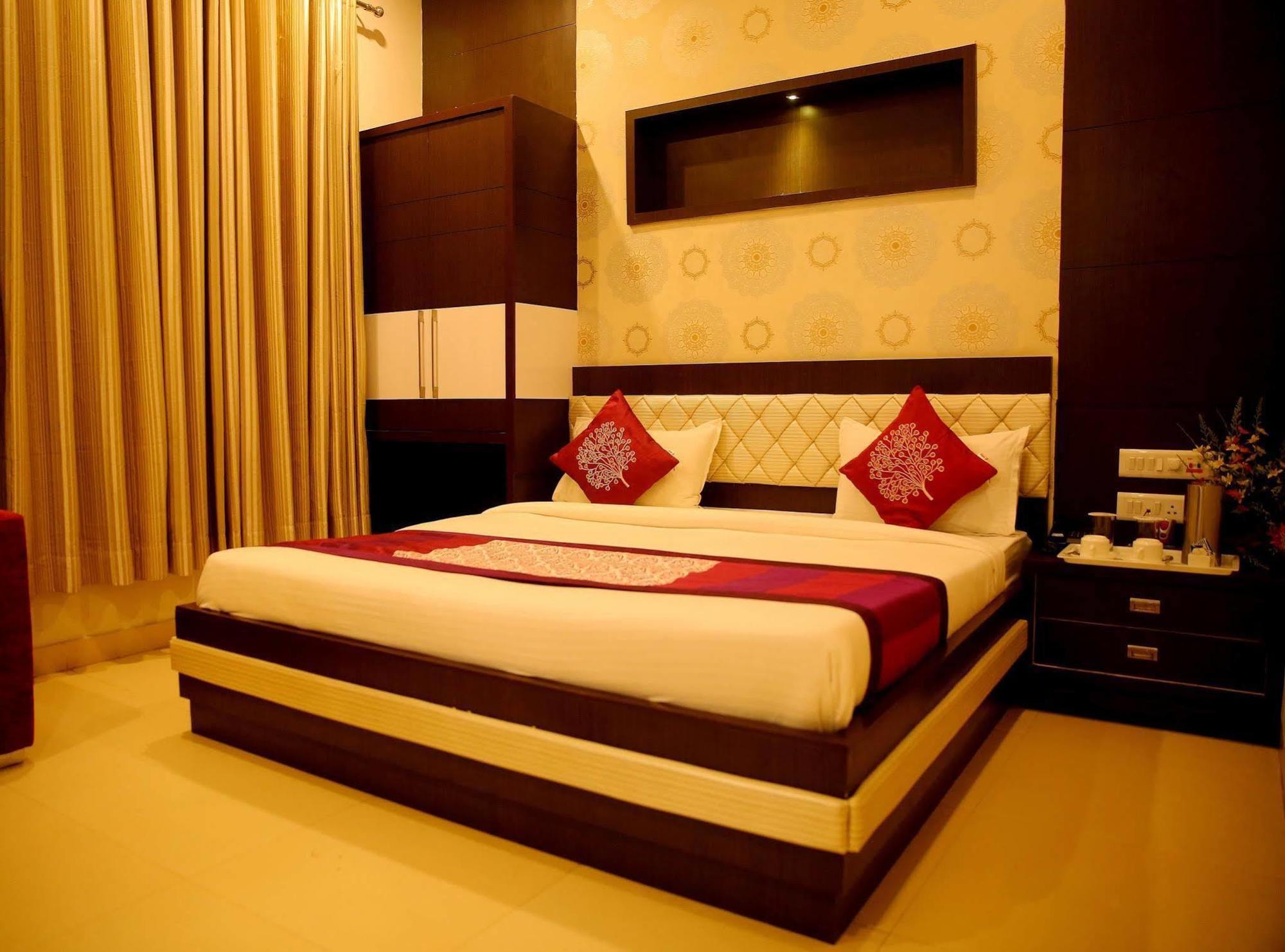 Hotel Rivera Palace Varanasi Ngoại thất bức ảnh