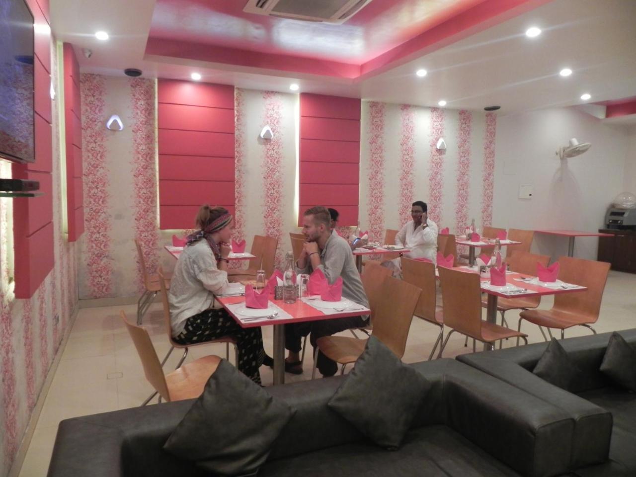 Hotel Rivera Palace Varanasi Ngoại thất bức ảnh